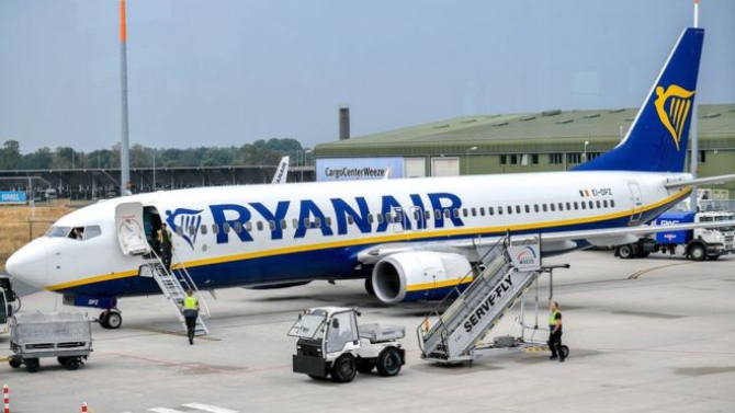 Ar putea Ryanair să devină cu adevărat singura mare linie aeriană low-cost din Europa