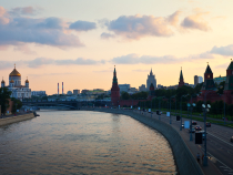 Kremlinul, dispus să negocieze o soluţie „paşnică” la conflictul din Ucraina, dar în propriile sale condiţii