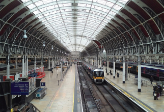 Londra. Călătorii feroviari sunt nevoiți să doarmă în gară, deoarece mecanicii de locomotivă intră din nou în grevă de 24 de ore / Foto: Unsplash