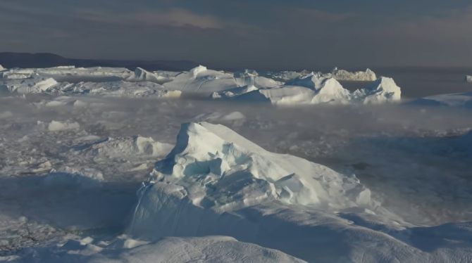 Donald Trump vrea să cumpere Groenlanda. „Tărâmul Făgăduinţei” deţine un sfert din rezervele planetei. FOTO: captură video YouTube @ Atentie, Cad Mere!