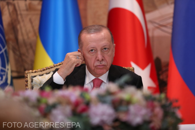 Erdogan : Cei care încearcă să ia ostatică Turcia, nu vor reuși