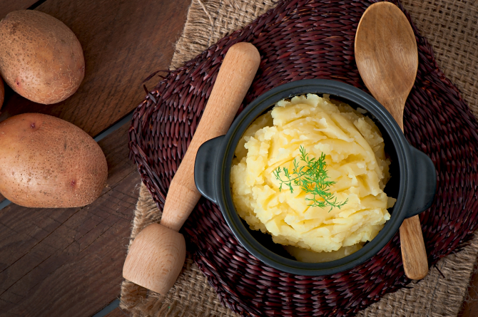 Rețetă rustică de piure de cartofi: Cremos și delicios. Este o bijuterie, nu doar o garnitură