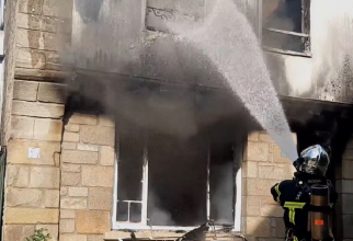 Franța. Incendiu violent, izbucnit la câteva imobile unde locuia și o familie de români: „Casele au fost distruse!”