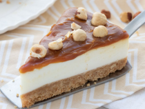 Cheesecake cu caramel - o versiune genială a celebrului desert fără coacere