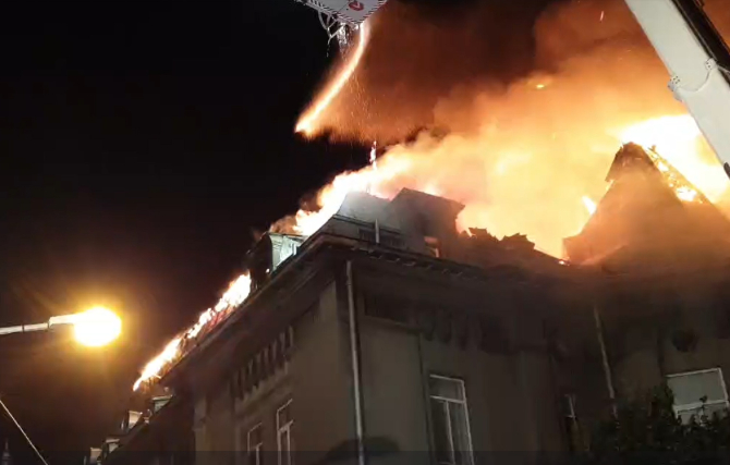 Incendiu la Arhiepiscopia Tomisului: Dosar penal pentru distrugere din culpă 
