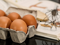 Mai multe supermarketuri din Marea Britanie au introdus restricţii la achiziţiile de ouă