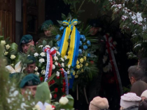 Una dintre victimele rachetei, care a căzut în Polonia, înmormântată cu onoruri militare.  Sursa foto: polsatnews.pl