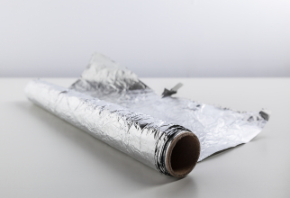 Utilizări necunoscute ale foliei de aluminiu acasă: de la călcarea mai rapidă, la înmuierea zahărului. Vezi ce trucuri poți face cu ea