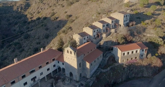 Un oraș de la granița dintre Spania și Portugalia se vinde cu numai 240.000 de euro: „Este magnific, cu 44 de case construite”