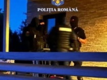 Percheziții în casa unui român, sute de kilograme de articole pirotehnice, confiscate 