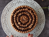 Prăjitură pufoasă cu cafea, nucă și cremă de unt Mocha. Un desert delicios pentru masa de Crăciun / Foto: Captură video youtube