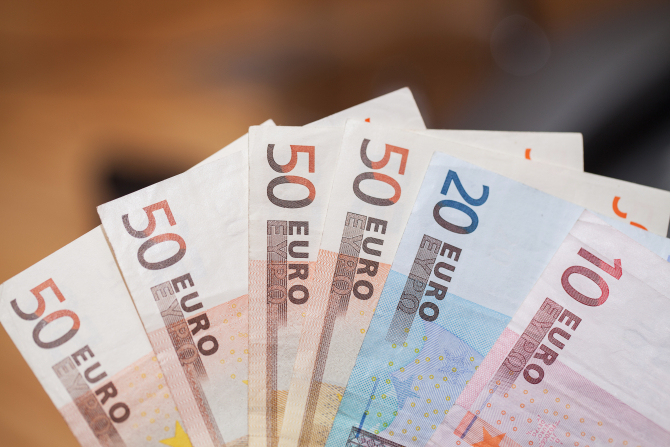 Bonus de 350 de euro pentru trei milioane de muncitori, în Italia. Ce categorie de lucrători va primi banii