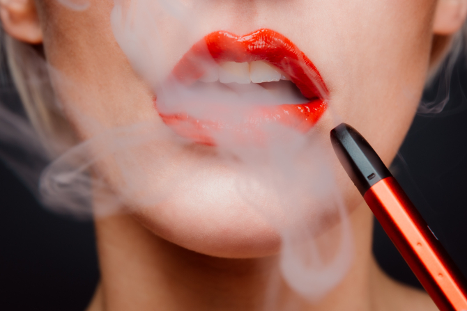 Experții explică de ce unele arome de țigări electronice sunt mai riscante decât altele / Foto: Unsplash