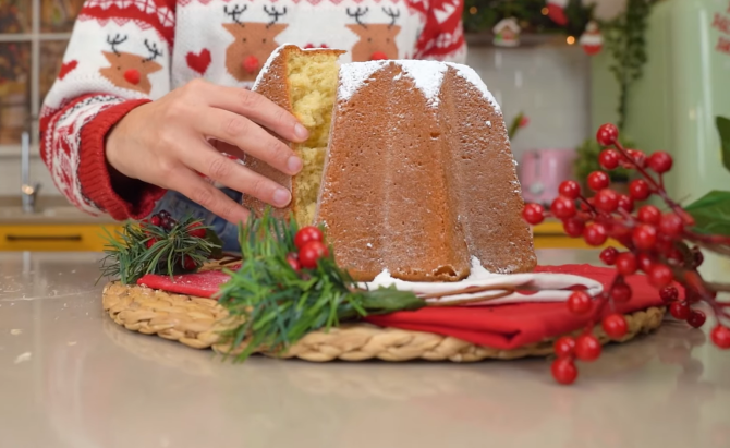 Pandoro de Crăciun cu cremă de șofran, o idee excelentă: Rețeta rafinată, extrem de ușor de făcut, delicioasă și dietetică