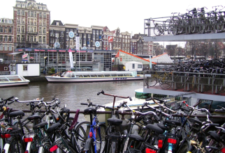 Noua parcare pentru biciclete din Amsterdam poate găzdui până la 7.000 de unități