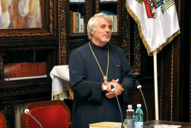 Mihai Driga, primul preot român din sudul Italiei, până în 1990. Biserica Sfânta Treime din Bari, Italia, îi așteaptă pe ortodocșii români  / Foto: Facebook