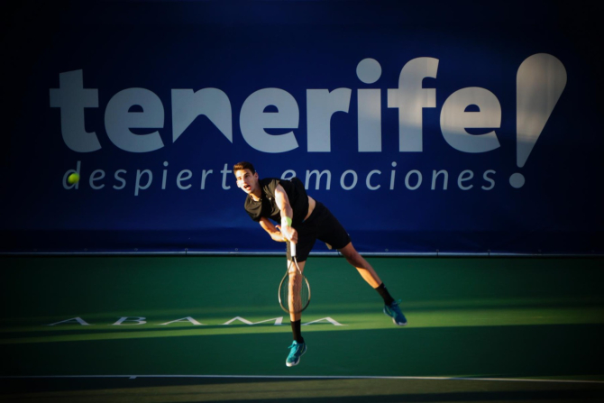 Victor Cornea, câștigător la dublu al turneului ATP Challenger din Tenerife (Foto: Valentin Burada/Spania)