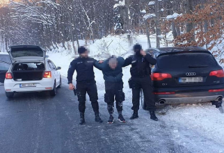 Ucrainean cu Audi Q7, prins de polițiștii români după o urmărire ca în filme. Nu a oprit și avea numere false / Foto: Facebook