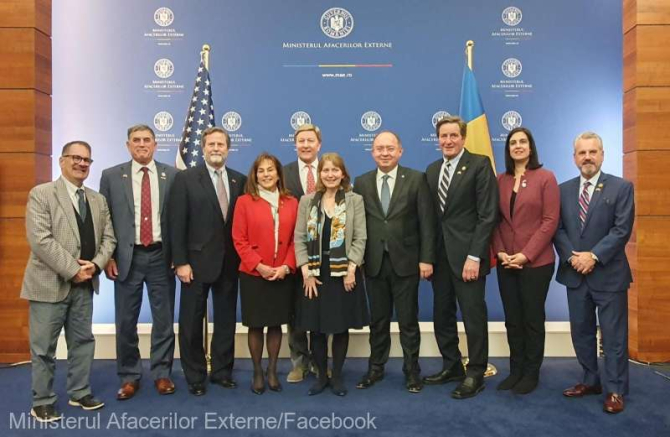 Aurescu, discuţii cu o delegaţie a Congresului SUA despre Visa Waiver pentru români. Sursă foto: facebook/MAE