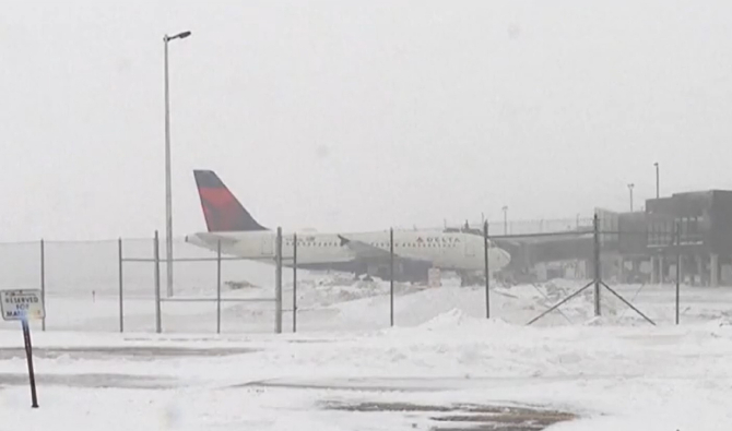 Furtună brutală: Mii de zboruri au fost anulate și sute de școli închise, în SUA