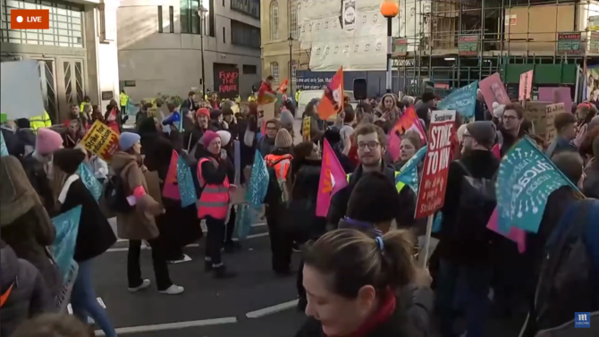 Miercurea grevei declanșează haos în toată Britania: sute de mii de profesori, șoferi de metrou și medici protestează / Foto: Captură video youtube