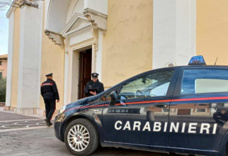 Carabinierii i-au arestat pe cei hoți care se "serveau" din cutia milei
