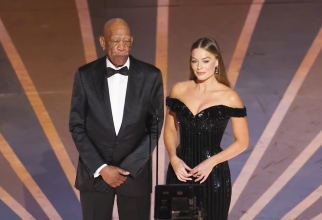 De ce a purtat celebrul actor Morgan Freeman o singură mănușă la Premiile Oscar. Povestea tristă din spate / Foto: Captură video youtube