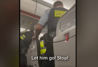 Pasager electrocutat și târât de poliție afară din avion: „M-am simțit ca un animal” - VIDEO