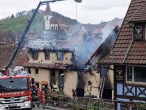 Trei copii români, morți într-un incendiu, în Germania. Mama Adelina, anunțată la telefon despre tragedie. Sursa foto: Bild