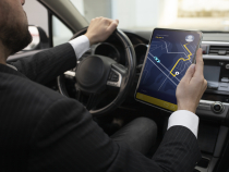 Un șofer român de Uber a chemat compania în instanță, după ce a fost avertizat că va fi concediat fiindcă a schimbat traseul unei curse: „Lupt pentru asta”