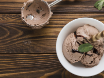 Înghețată de ciocolată și cafea. Rețeta genială din patru ingrediente care te va cuceri!