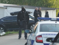 Trei adolescenţi, reținuți pentru posesie de arme de foc şi ameninţări cu moartea. Sursa foto: novosti.rs