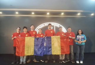 Participanții români la Olimpiada Balcanică de Matematică pentru Seniori, desfășurată în Turcia (Foto: Facebook/Ministerul Educației)