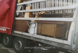 Șofer român, la volanul unui camion, burdușit cu tone de deșeuri, nu a fost lăsat să intre în țară. Sursa foto: freepik.com