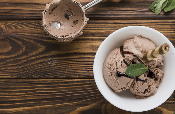 Înghețată de ciocolată și cafea. Rețeta genială din patru ingrediente care te va cuceri!