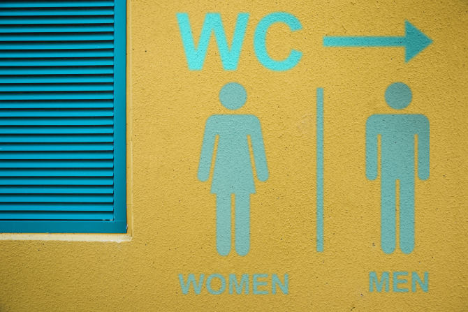 Un român din Germania ar fi fost concediat dintr-un motiv cât de poate de absurd: Mergea prea des la toaletă