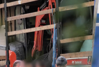 Slovacia. Un camion românesc transporta excavatoare suedeze furate. Unul avea un localizator GPS. Sursa foto: captura video