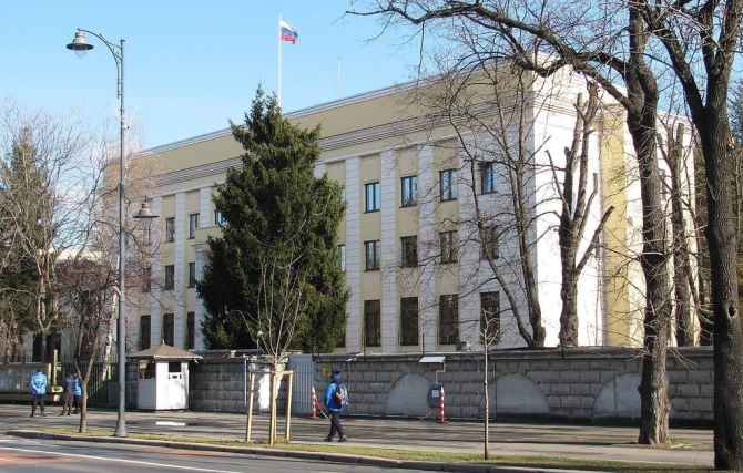MAE cere Federaţiei Ruse să îşi reducă personalul diplomatic şi administrativ din România 