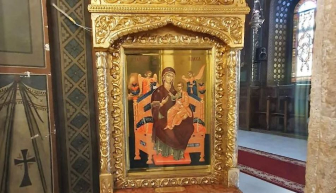 O familie de români din Italia a donat Catedralei Patriarhale o copie a Icoanei Maicii Domnului Pantanassa 