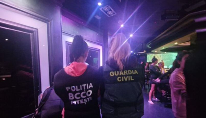 Polițiștii români și spanioli au descins în cluburile de noapte din Almeria, zeci de românce erau exploatate sexual. Sursa foto: GUARDIA CIVIL 