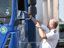 Patru camioane, pline cu deșeuri din Ungaria și Marea Britanie, nu au fost lăsate să intre în țară 