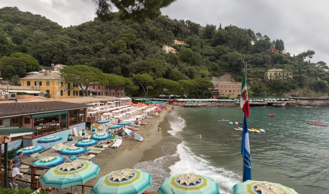Plaja din Portofino unde trebuie să scoți bani grei din buzunar (Sursa foto: captură video Youtube)