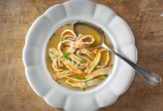 Supă cu clătite - O rețetă delicioasă pe care trebui să o încerci neapărat! Nu o să te mai saturi! / Foto: Captură video youtube