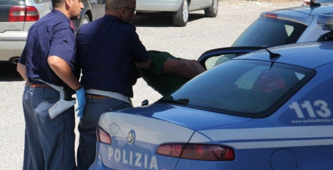 Peste două kilograme, descoperite de ofițeri în casa unui român din Italia 