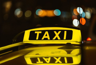 Un șofer român de taxi a murit la volan în Spania, pasagerul a suferit un atac de panică, iar un trecător a fost rănit. Sursa foto: freepik.com