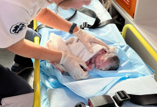 Naștere prematură în avion: O femeie a născut chiar înainte de decolare / Foto: Instagram