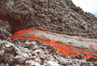 În 2023, au fost înregistrate 66 de erupții vulcanice în întreaga lume. Experții cer schimbări. Sursa - Pexels 