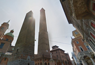 Turnurile gemene, simbolul orașului Bologna, în pericol de prăbușire. Autoritățile în alertă 
