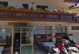 Un sat, situat în munții Dolomiți din Italia, face angajări, oferă 3 mii de euro pe lună pentru administrarea barului din localitate 
