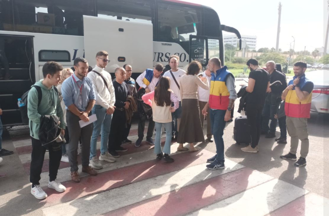 Cei 41 de cetăţeni români, evacuaţi recent din Fâşia Gaza au ajuns în România, cu sprijinul MApN 